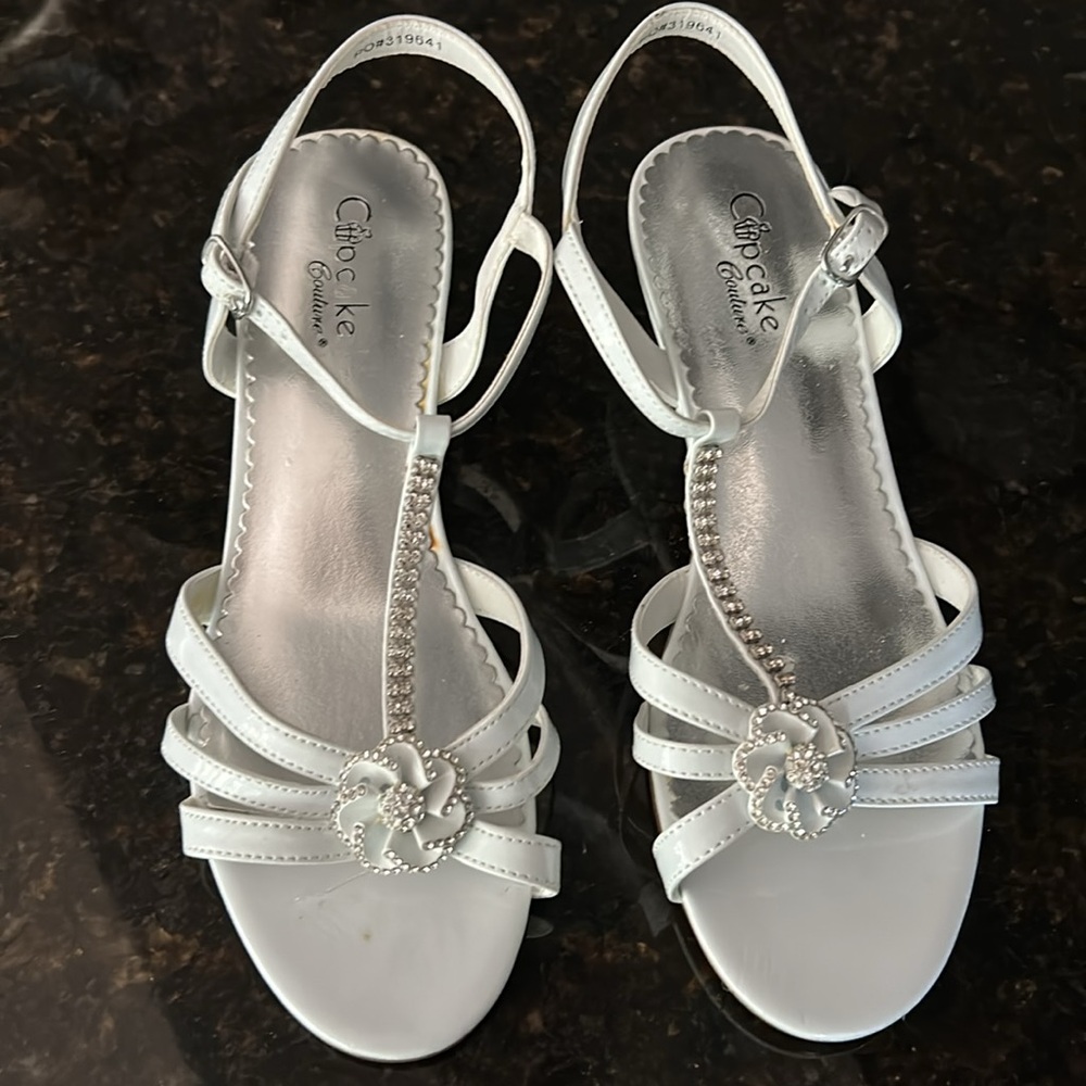 Cupcake Couture big girls dressy patent leather/rhinestone heels/sandals  size 4